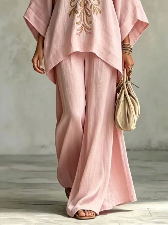 Marianna | Completo rosa con top a mantella ricamato e pantaloni ampi